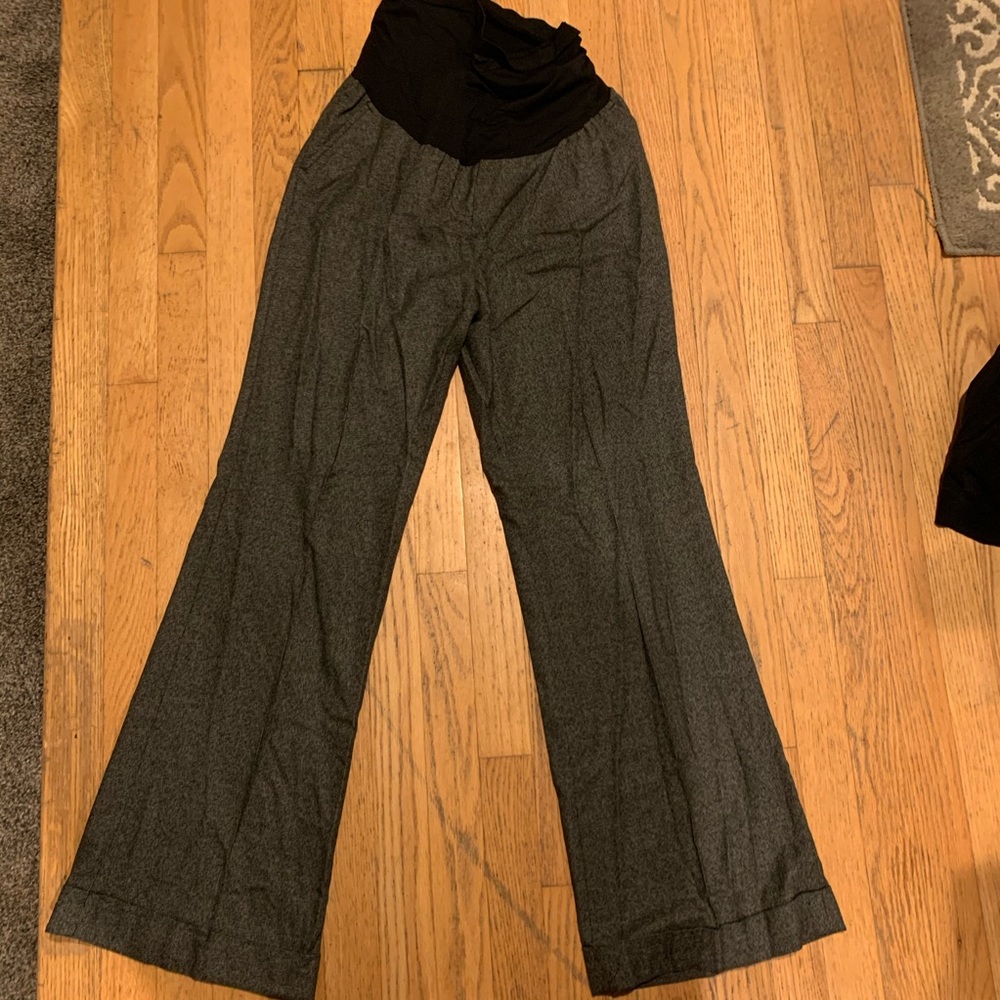 Pea in the Pod slacks, size large.